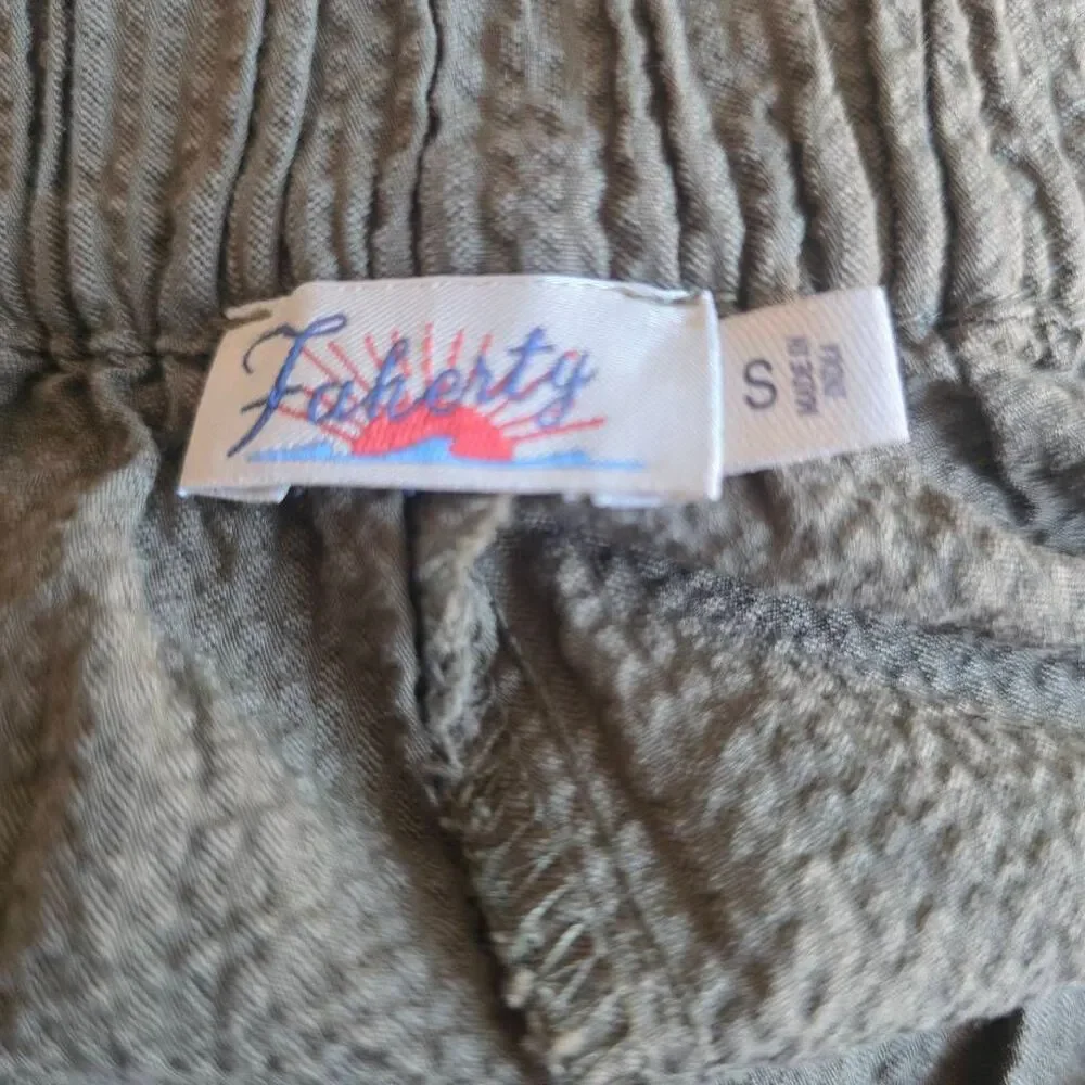 Faherty womens Sz S olive Marina seersucker shorts